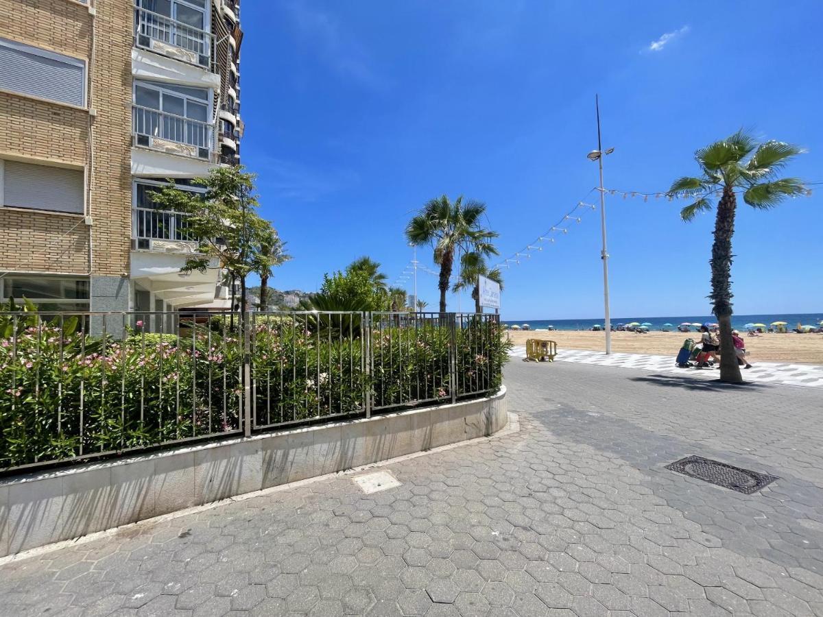 Tor Maraya Seafront Levante Beach Бенидорм Екстериор снимка